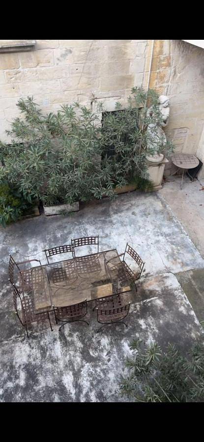 Gîte pour 2 personnes, avec vue ainsi que terrasse et jardin à Beaucaire - 4
