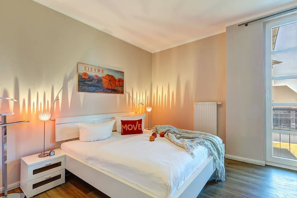 Ganze Wohnung, Traumhafte Wohnung mit Seeblick, direkt am Achterwasser und Golfclub in Balm, Benz