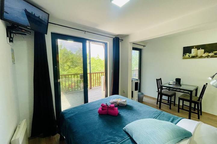 Hôtel pour 2 personnes, avec piscine et jardin à La Chapelle-Aubareil