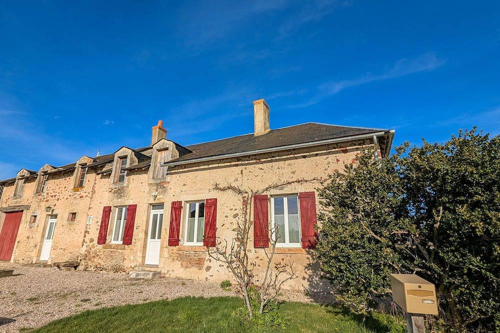 Ferienhaus in Brenne mit Terrasse und Privatgarage in Migné, Le Blanc und Umgebung