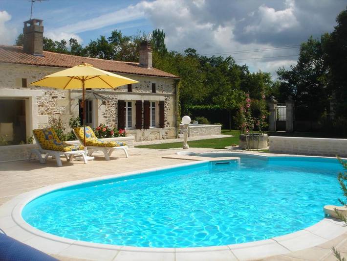 Maison de vacances pour 2 personnes, avec Jacuzzi et Terrasse ainsi que Jardin et Piscine