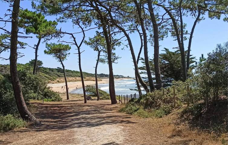Gemütlich, 2 km vom Strand entfernt: Moderne Ferienwohnung mit Garten und WLAN in Longeville-sur-Mer, Vendée