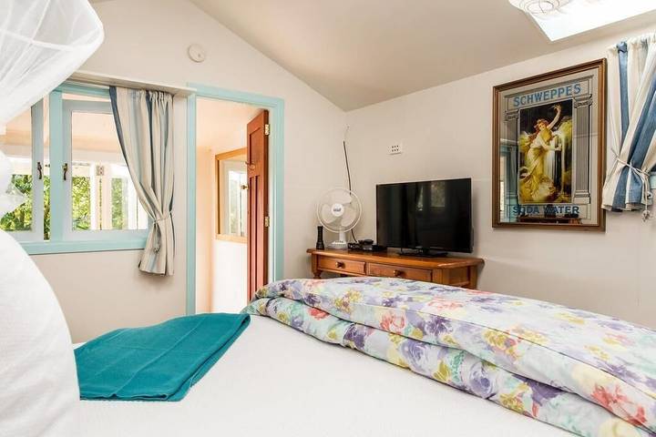 Holiday home for 2 people, with balcony in Waiheke Island