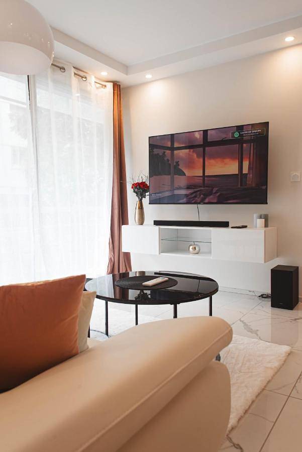 Appartement entier, L'émeraude - Cocon Amoureux Balnéo,Clim,Balcon in Chamalières, Parc naturel régional des Volcans d'Auvergne