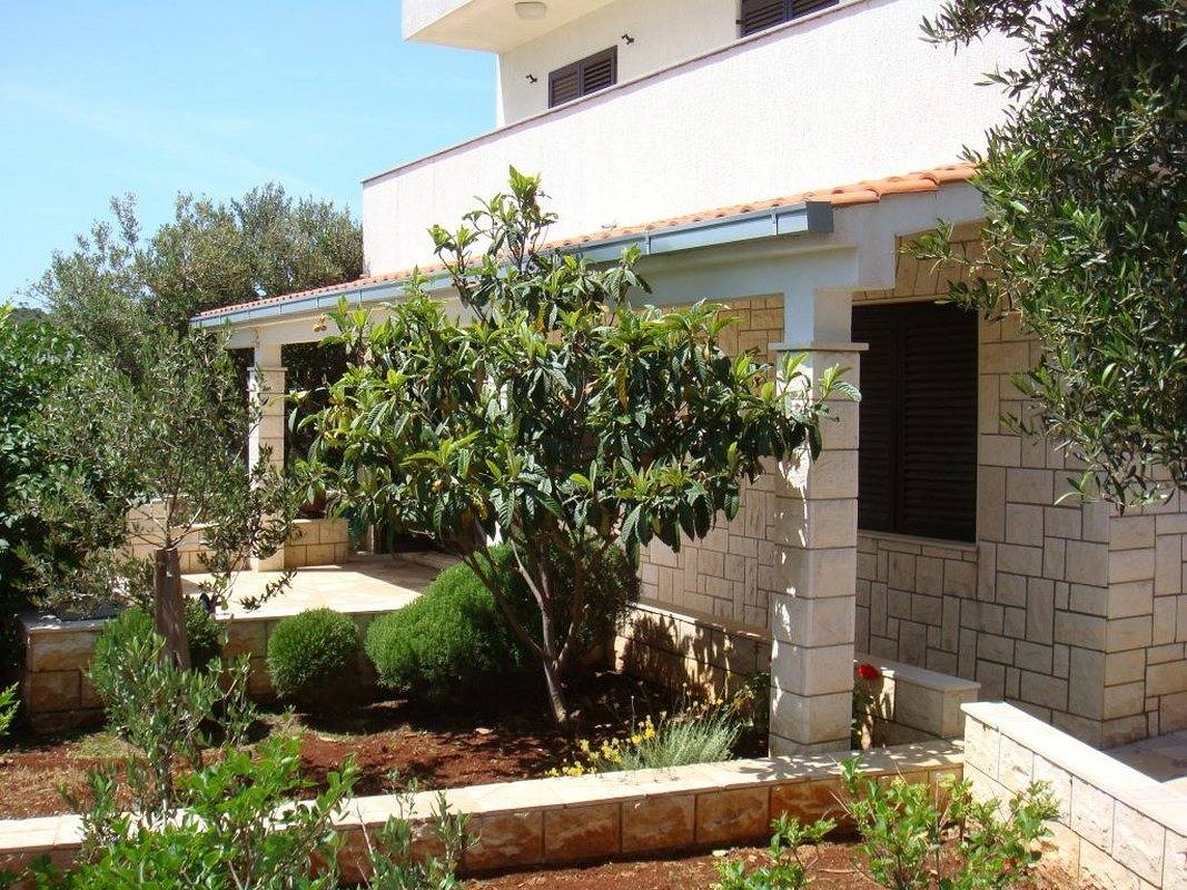 Apartamento entero, Apartamento de una habitación con balcón y vista al mar Bahía Ostricka luka, Rogoznica A-11451-a in Kanica, Razanj