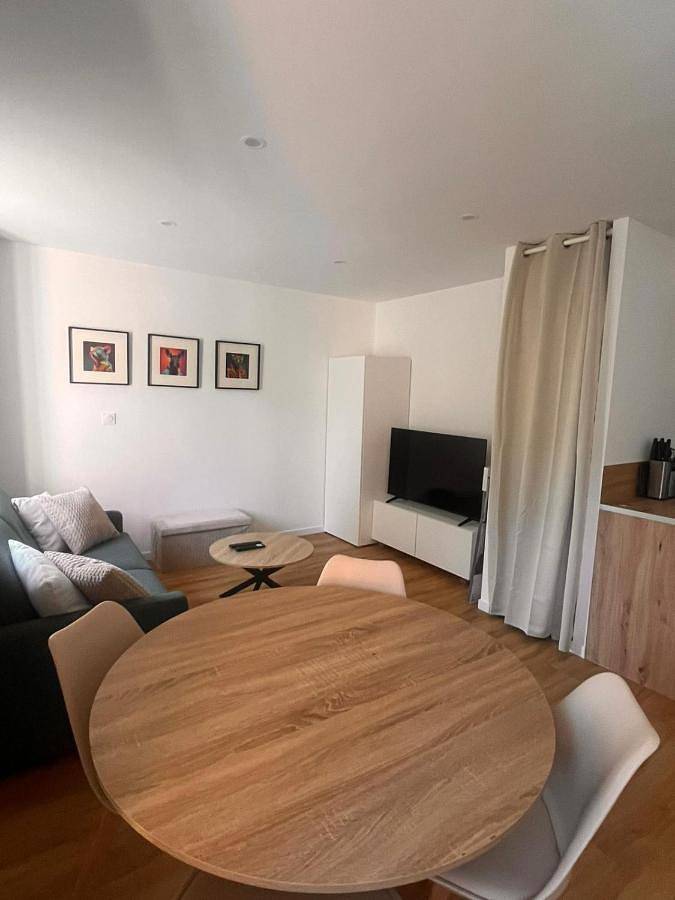 Gîte pour 5 personnes, avec Terrasse et Vue à Baume-les-Dames - 2