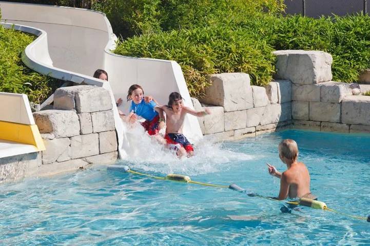 Camping pour 4 personnes, avec bassin pour enfant en Indre-et-Loire