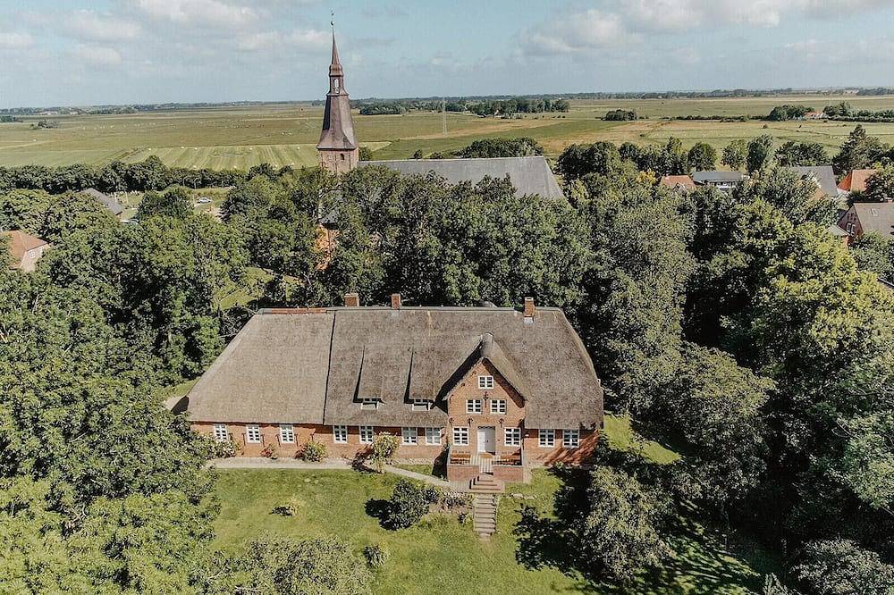 Nordseeestate unter Reet mit Sauna bei Sankt Peter-Ording / Halbinsel Eiderstedt in Tetenbüll, Eiderstedt