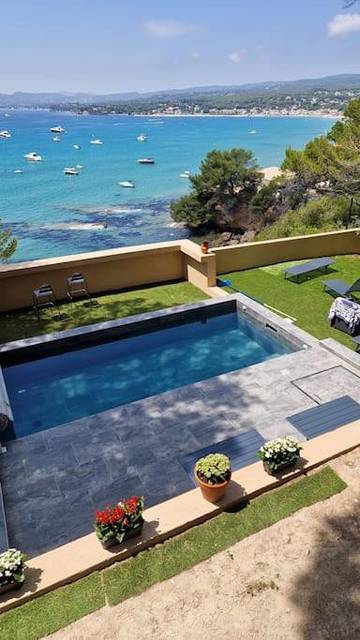 Cottage pour 11 personnes, avec vue ainsi que jardin et piscine dans Plage de la Madrague