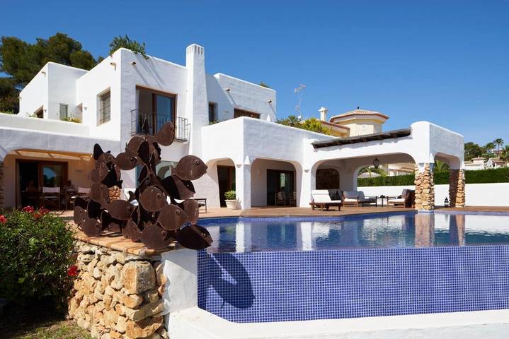 Casa rural para 8 personas, con Balcón y Jacuzzi además de Terraza y Piscina en Moraira