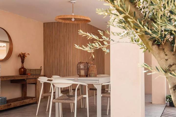 Location de vacances pour 10 personnes, avec piscine et jardin dans Sainte-Lucie de Porto-Vecchio - 2