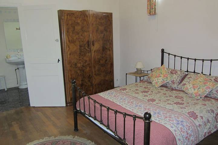 Location de vacances pour 20 personnes, avec terrasse ainsi que jacuzzi et jardin, animaux acceptés à La Forêt-Auvray - 2