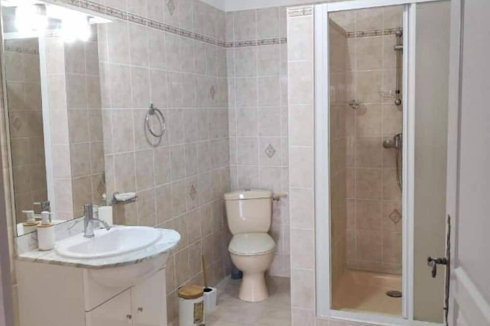 Apartamento entero, Gîte de la Tride B Avec Terrasse Proche du Centre in Lectoure, Gers
