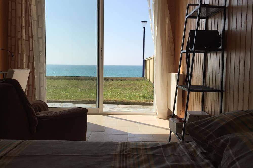 Villa on the seafront in Hauteville sur mer. West coast of Cotentin in Hauteville-sur-Mer, Coutances