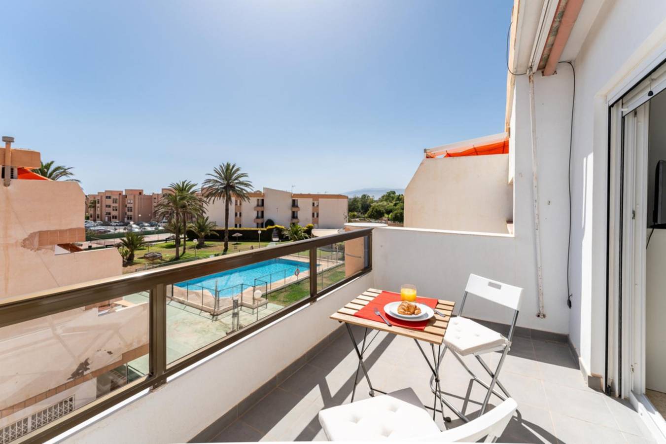 Apartamento entero, Ct 288 Al - Faro's Retamar Cuddly Nest for 2 in Retamar, Almería