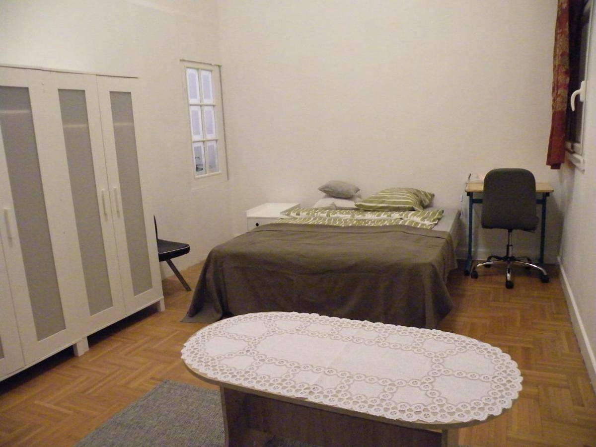 Appartement entier, Two-Bedroom Apartment in Le Mée-sur-Seine, Seine-et-Marne