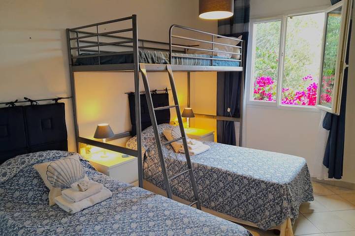 Location de vacances pour 8 personnes, avec jardin à Ventiseri - 3