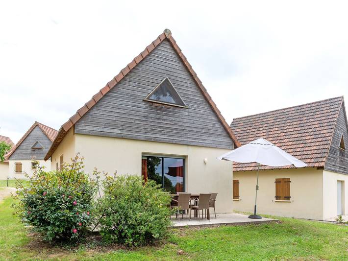 Maison de vacances pour 6 personnes, avec terrasse ainsi que piscine et jardin, adapté aux familles