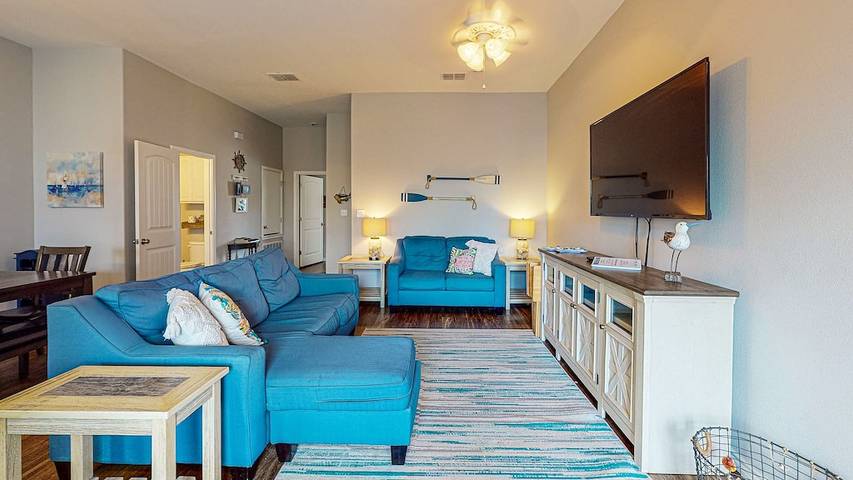 Vacation home for 12 people, with balcony and pool in Port Aransas