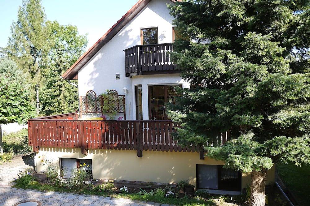 Apartamento entero, Alojamiento familiar, soleado Nr-apartamento en las afueras de Dresde con espacio de jardín in Langebrück/Schönborn, Dresden und Umgebung