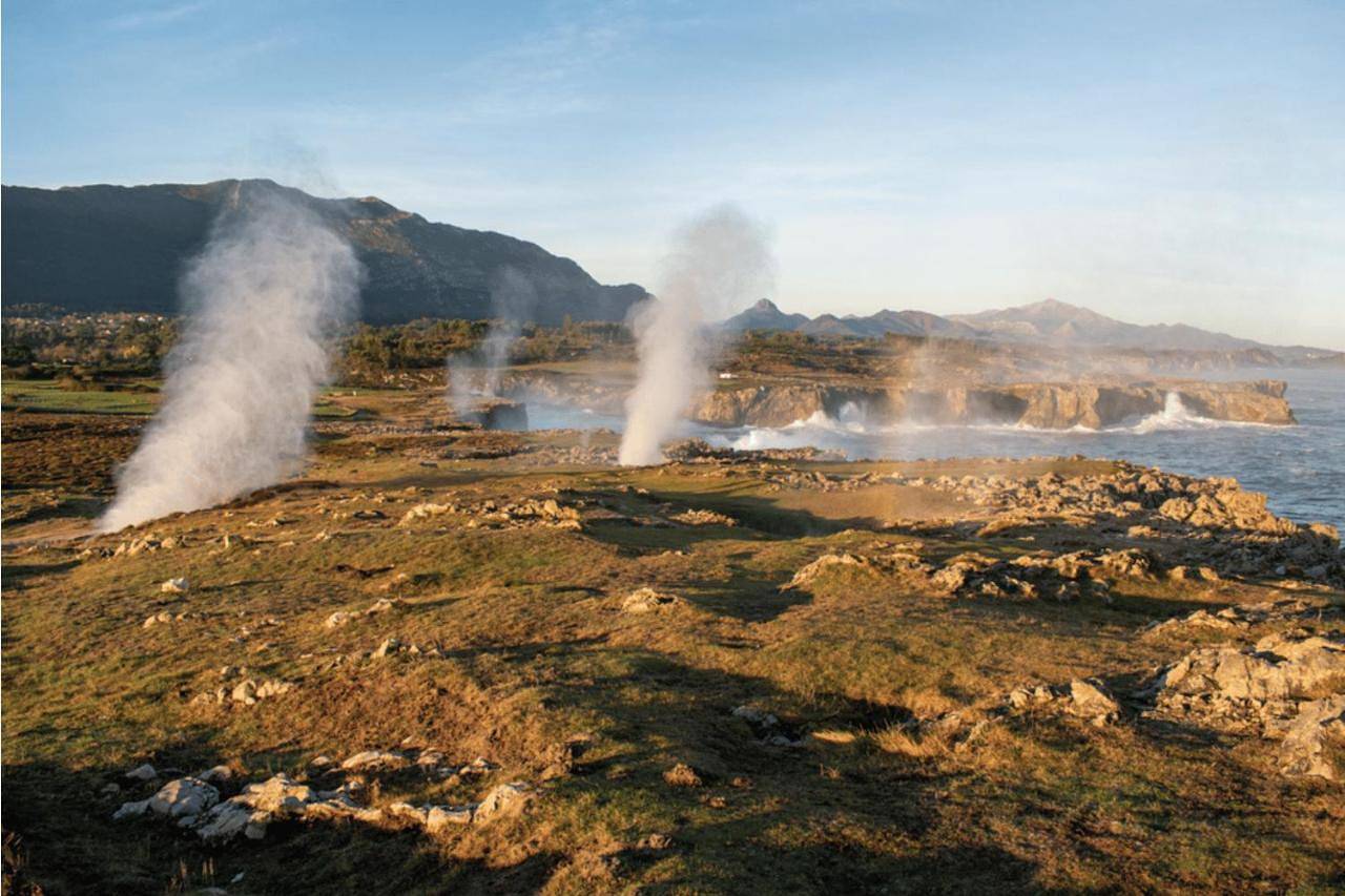 Kampaoh Bufones Pría in Gârâna de Pria, Llanes