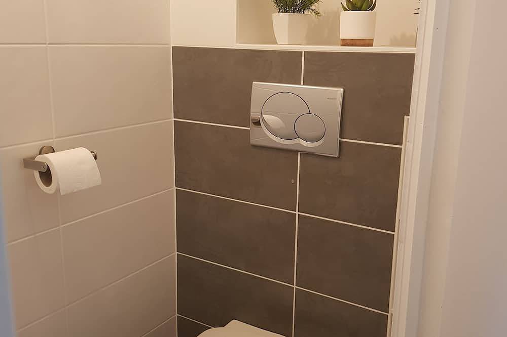 Entire apartment, T2 apartment with sea and port view in Sarzeau, Côte des Mégalithes