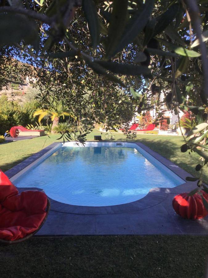 Gîte pour 2 personnes, avec Terrasse et Jacuzzi ainsi que Jardin et Piscine à La Roquette-sur-Var