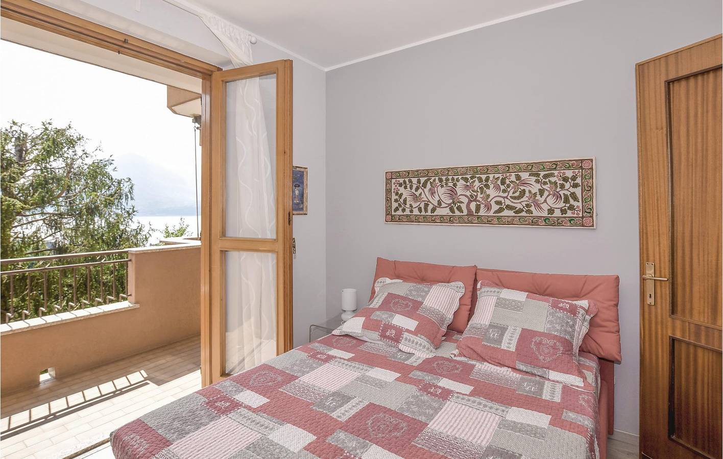 Ganze Ferienwohnung, Terrassenwohnung mit Seeblick und WiFi in Bellano, Orobie Alpen West