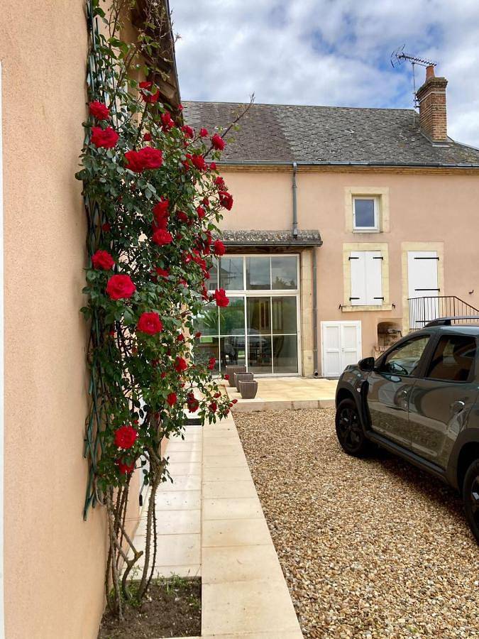 Location de vacances pour 12 personnes, avec Terrasse et Jardin dans Vatan