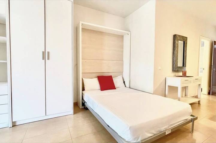 Hel lejlighed, Studio in front of the pool in Marbella West, Marbella