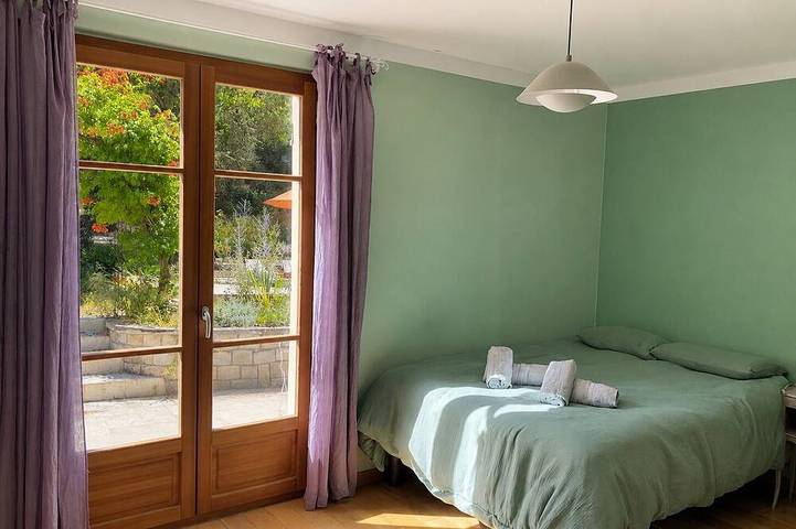 Villa au cœur d’un parc arboré avec piscine, zome et cabane perchée.. in Auriol, Côte méditerranéenne (France)