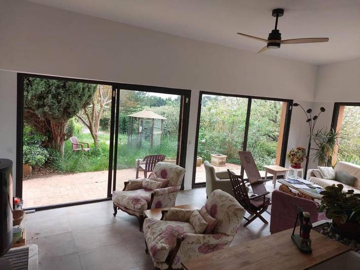 Location de vacances pour 22 personnes, avec piscine ainsi que jardin et vue, animaux acceptés à Saint-Chamas - 2