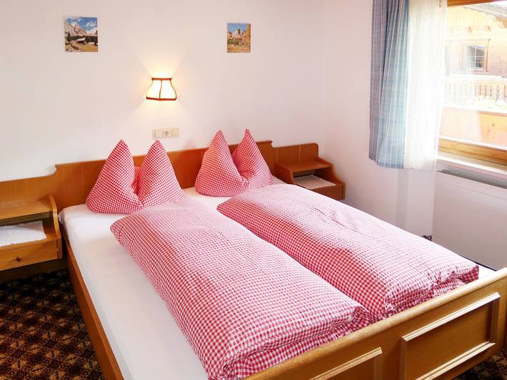 Ferienwohnung für 2 Personen, mit Balkon und Terrasse sowie Garten und Ausblick in Tirol - 4