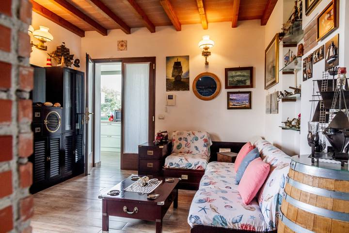 Villa 'Paradiso' con terrazza privata, giardino privato e Wi-Fi in Castiglione della Pescaia, Provincia di Grosseto
