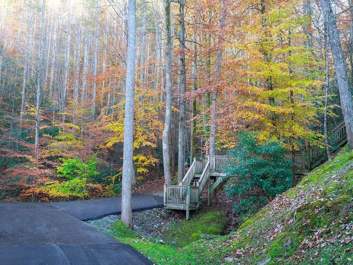 Glamping for 10 people, with terrace and hot tub in Gatlinburg