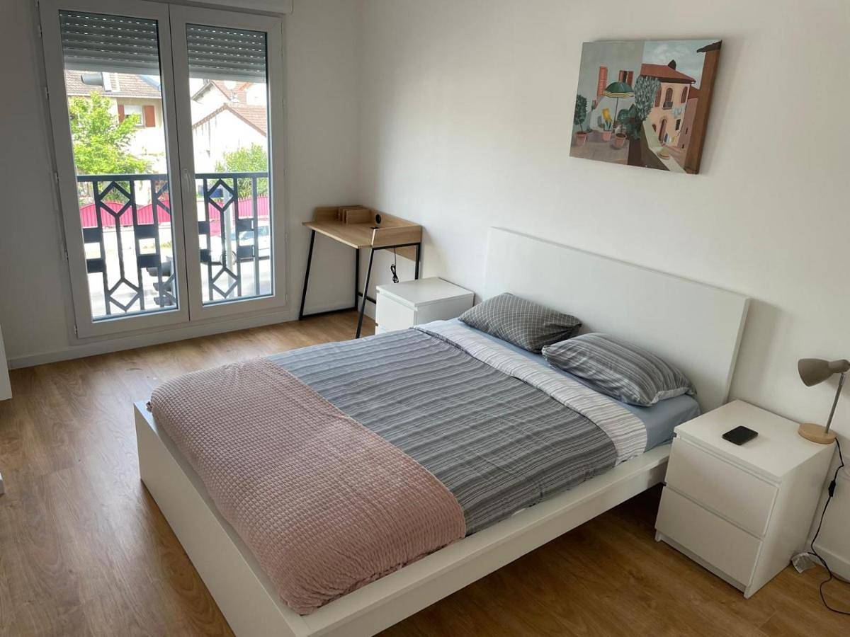 Appartement entier, One-Bedroom Apartment in Le Blanc-Mesnil, Seine-Saint-Denis