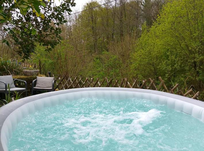 Location de vacances pour 5 personnes, avec Balcon et Jacuzzi ainsi que Terrasse et Jardin à Vernoux-en-Gâtine - 3