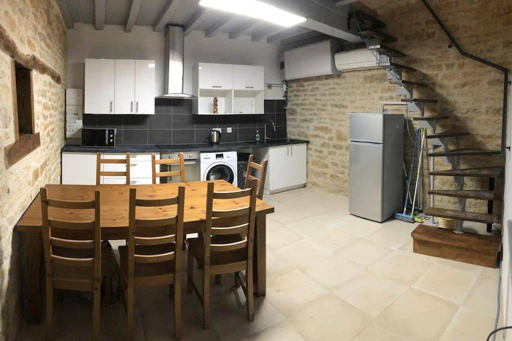 Appartement entier, Two-Bedroom Apartment in Sombernon, Région de Dijon