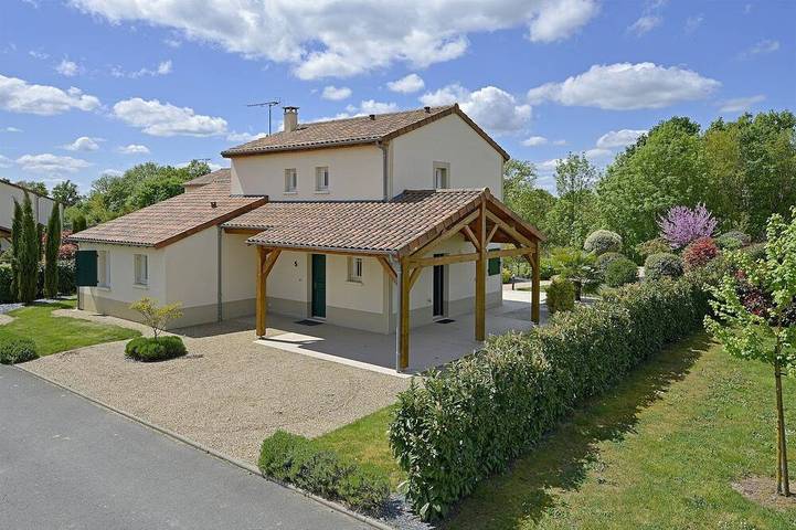 Maison de vacances pour 6 personnes, avec piscine et jardin à Vasles