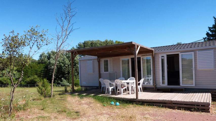 Caravane pour 4 personnes, avec piscine, animaux acceptés à Le Muy - 2
