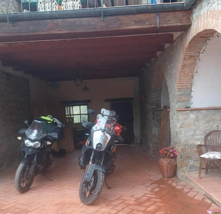 Gîte pour 2 personnes, avec vue et jardin, adapté aux familles à Castiglione di Garfagnana - 4