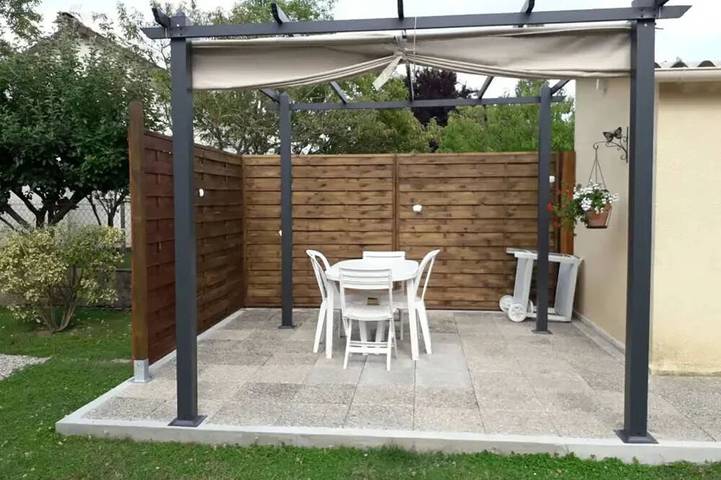 Gîte pour 6 personnes, avec terrasse à Dangé-Saint-Romain