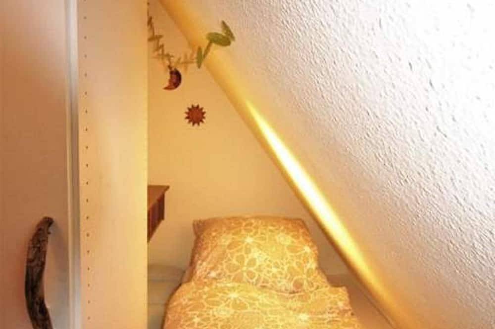 Ganze Wohnung, Bredland 2a - Whg. 5 - Ferienwohnung in Nieblum: 52 m², Terrasse & nur 200 m zum in Greveling, Nieblum