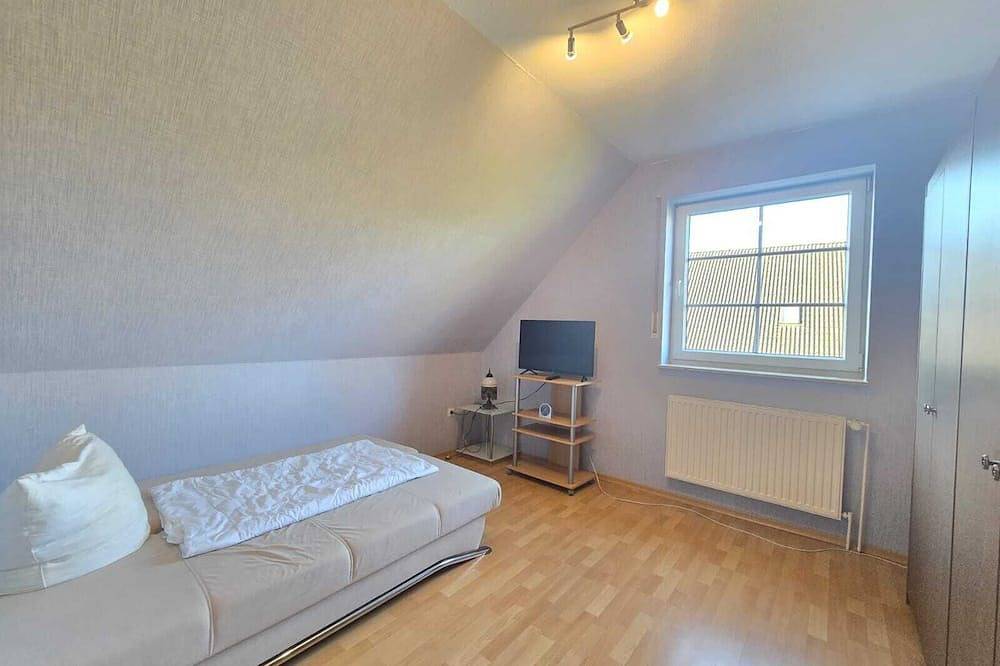 Geräumiges Ferienhaus Dat Steenhuus mit Garten, und Spielzimmer in Marienhafe in Marienhafe, Nordseeküste