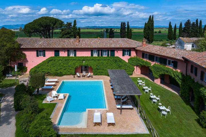 Agriturismo per 2 persone, con panorama e piscina nonché giardino e sauna, con animali domestici a Grosseto