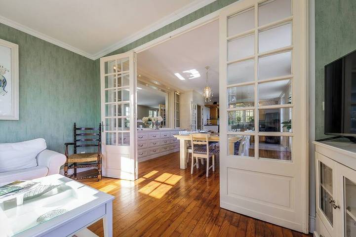 Rocaille, villa with private pool, views, privacy, comfort and service in Pujols, Quercy