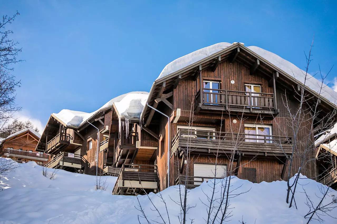 Apartamento entero, Apartamento de 3 estancias para 6 personas - Económico in Puy-Saint-Vincent, Parque Nacional de los Ecrins