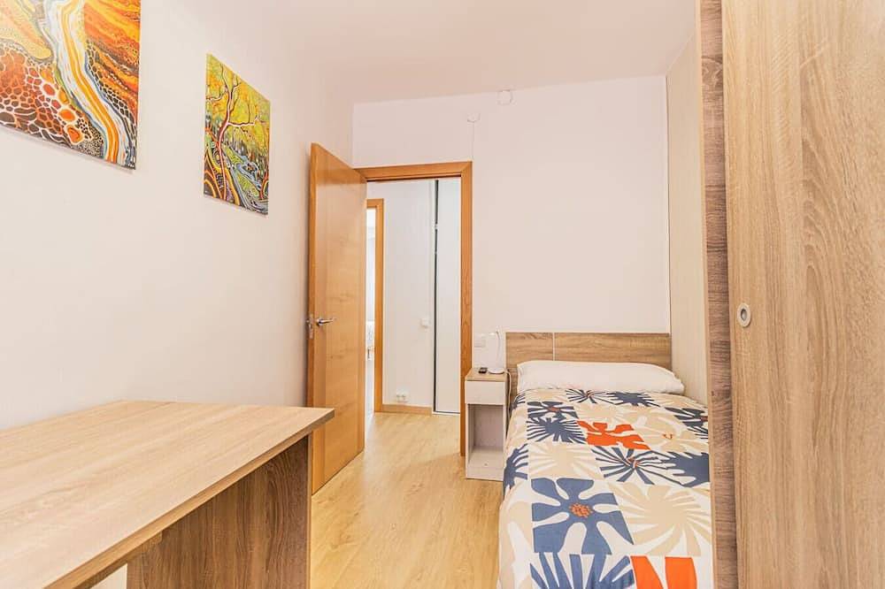 Entire apartment, City Stay with 3 Bedrooms in Saragossa, Saragossa Province
