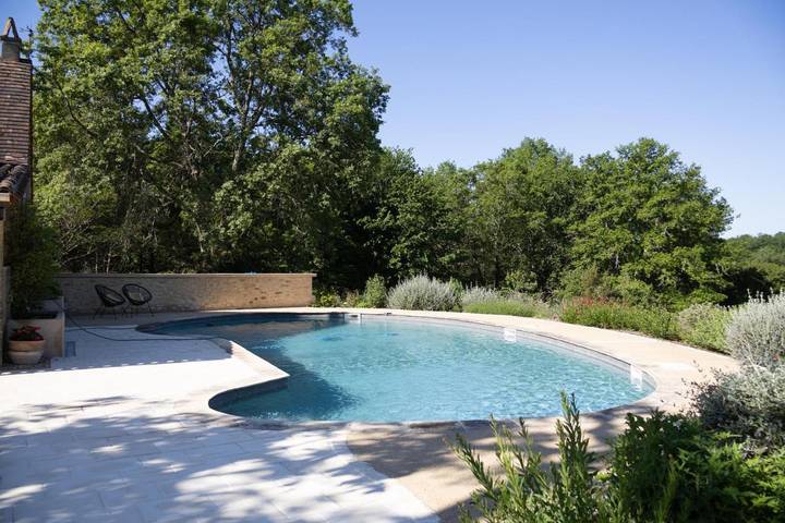 Location de vacances pour 2 personnes, avec piscine ainsi que jardin et vue à Baneuil - 4