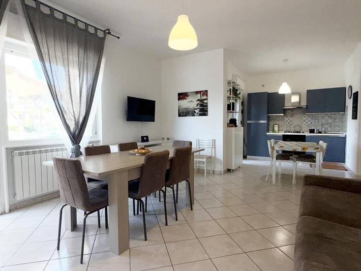 Casa vacanza per 17 persone, con panorama e balcone a Santa Marinella